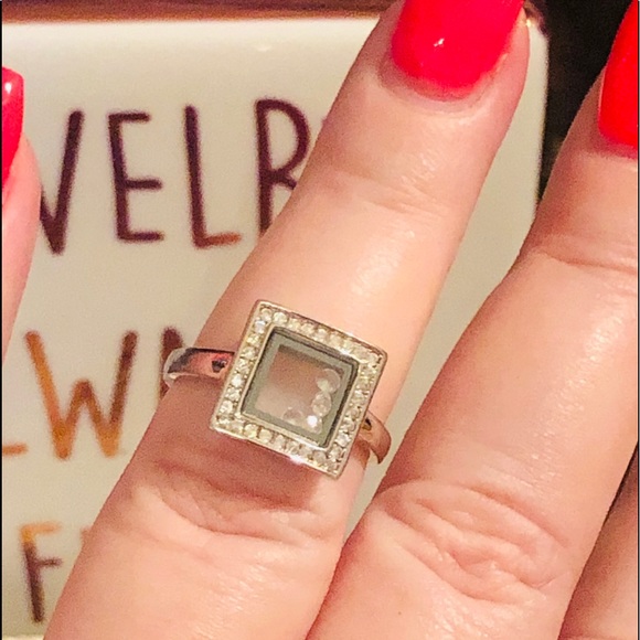 Jewelry - Sterling silver cz ring